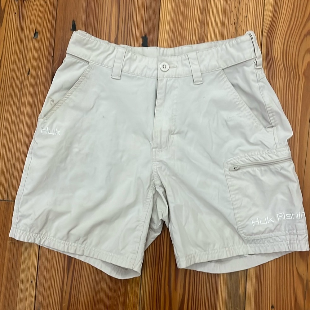 Men’s Huk fishing shorts size Small